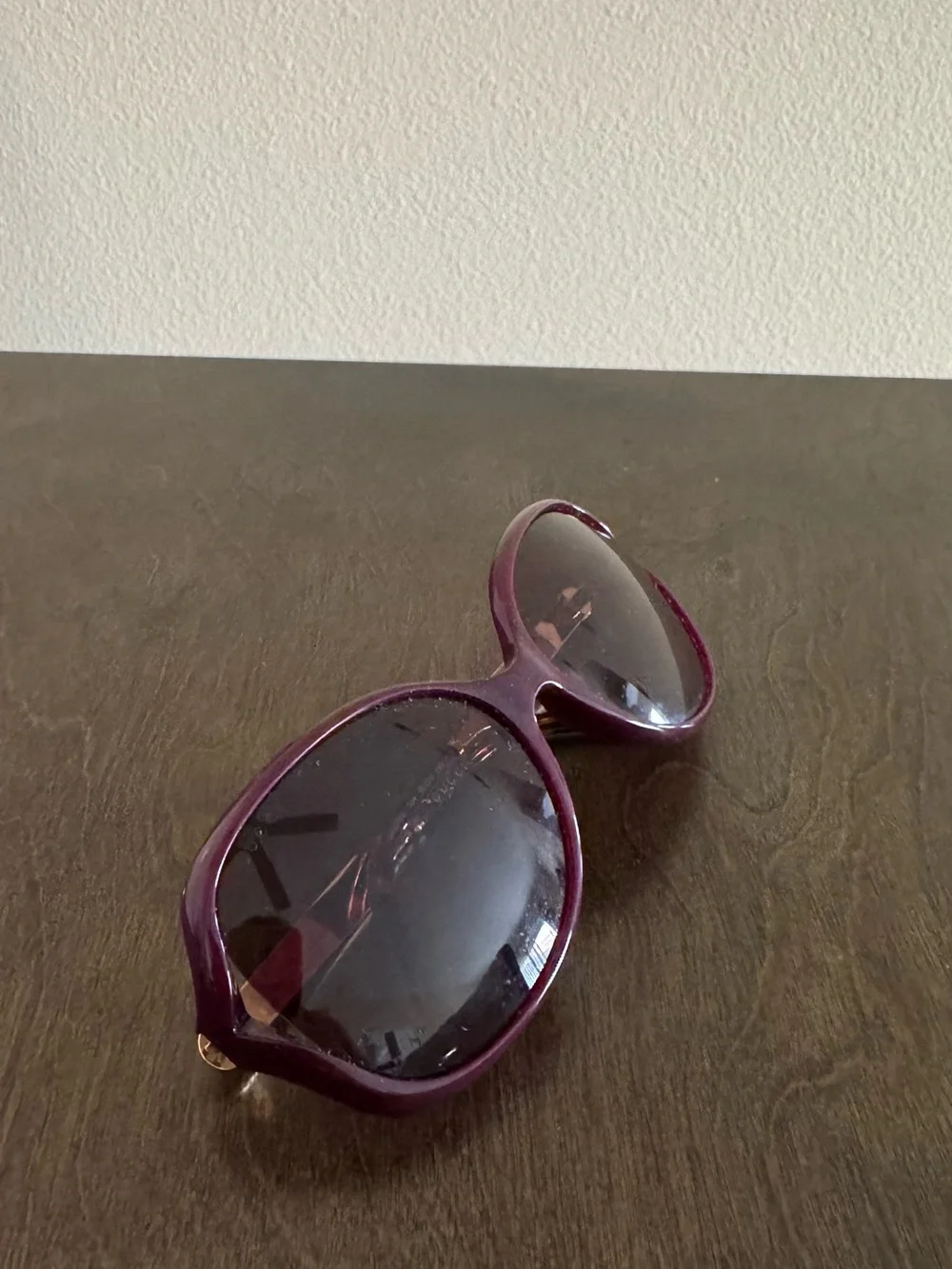Gucci Women's Purple Sunglasses with Gold-Tone Filigree Arms